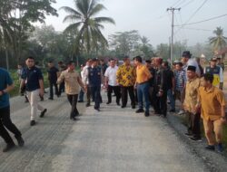 Kunjungan kerja Gubernur Lampung ke TUBABA meninjau proyek rigit beton ruas jalan Tiyuh (desa) Penumangan, Sabtu (24/06).