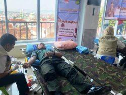 Hari Bhakti Adhyaksa Ke-63 Tahun 2023 Prajurit Korem 043/Gatam Donorkan Darah