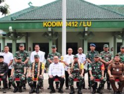 Kasrem 043/Gatam Dampingi Tim Wasev Mabes TNI AD Tinjau Sasaran TMMD Ke-117 Kodim 0412/LU