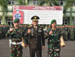 Danrem 043/Gatam Berikan Penghargaan Kepada Dua Orang Prajurit Yang Berprestasi