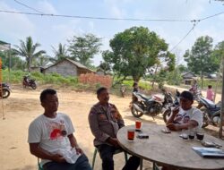 Jajaran Polsek Mesuji Timur Melalui Bhabinkamtibmas Aiptu Sudiyono Warga Pok Tunggal Jaya reg 45 Melaksanakan Jumat Curhat Dan Colling Sistem Bersama Warga Pok Tunggal Jaya Register 45 Antisipasi Gangguan Kamtibmas Menjelang Pilkada 2024