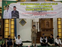 Jajaran Polres Mesuji Bersama TNI Melaksanakan Pengamanan Dalam Rangka Menyambut Kedatangan Jamaah Haji di Masjid Agung Simpang Pematang