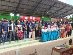 Antusias Komunitas Pedagang Pasar Dan Warga Setempat Hadiri Acara Sosialisasi Dalam Rangka Pemilihan Serentak 20 Di Alun Alun Desa Simpang Pematang