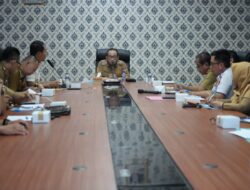 Penjabat Bupati Mesuji Febrizal Levi Sukmana, S.T., M.T., M.M. Melaksanakan Rapat Evaluasi Pendapatan Asli Daerah Semester I Tahun 2024 di Ruang Rapat Bupati