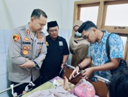 Ketua PSHT Dan PJU Polres Mesuji Mengunjungi Korban Penganiayaan Berat Di RS MHC