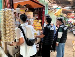 Jajaran Sat Reskrim Polres Mesuji Bersama Dinas Koperindag Sidak Ketersediaan Bahan Pokok Menjelang Hari Raya Idul Fitri