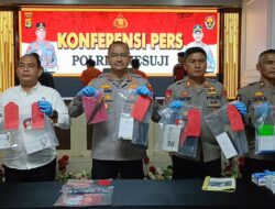 Polres Mesuji Melaksanakan Konferensi Pers Atas Keberhasilannya Dalam Pengungkapan Dua Perkara Pidana, Curat dan Penganiayaan