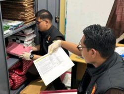 Kejari Tulang Bawang Endus Dugaan Korupsi, Geledah Kantor Bawaslu dan Sita Barang Bukti