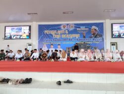 Kapolres Mesuji Yang Diwakili Oleh Waka Polres Menghadiri Acara Pengajian Dan Doa Bersama Yang Diadakan Digedung GSG Taman Kehati