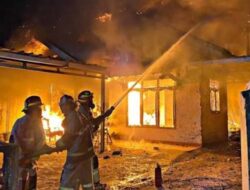 Damkar Bandar Lampung Padamkan Kebakaran Pangkalan LPG, Satu Korban Dirawat Intensif