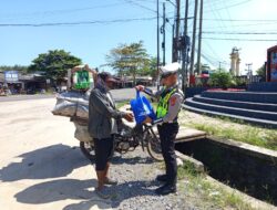 Jajaran Sat Lantas Polres Mesuji Giat Rutin Unggulan Bertajuk Tasi Berkah Setiap Jum’at