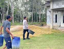 Polres Mesuji Salurkan Bantuan Air Bersih Untuk Warga Desa Labuhan Permai Dalam Rangka Memperingati Hari Bhayangkara Ke-80 Tahun 2026